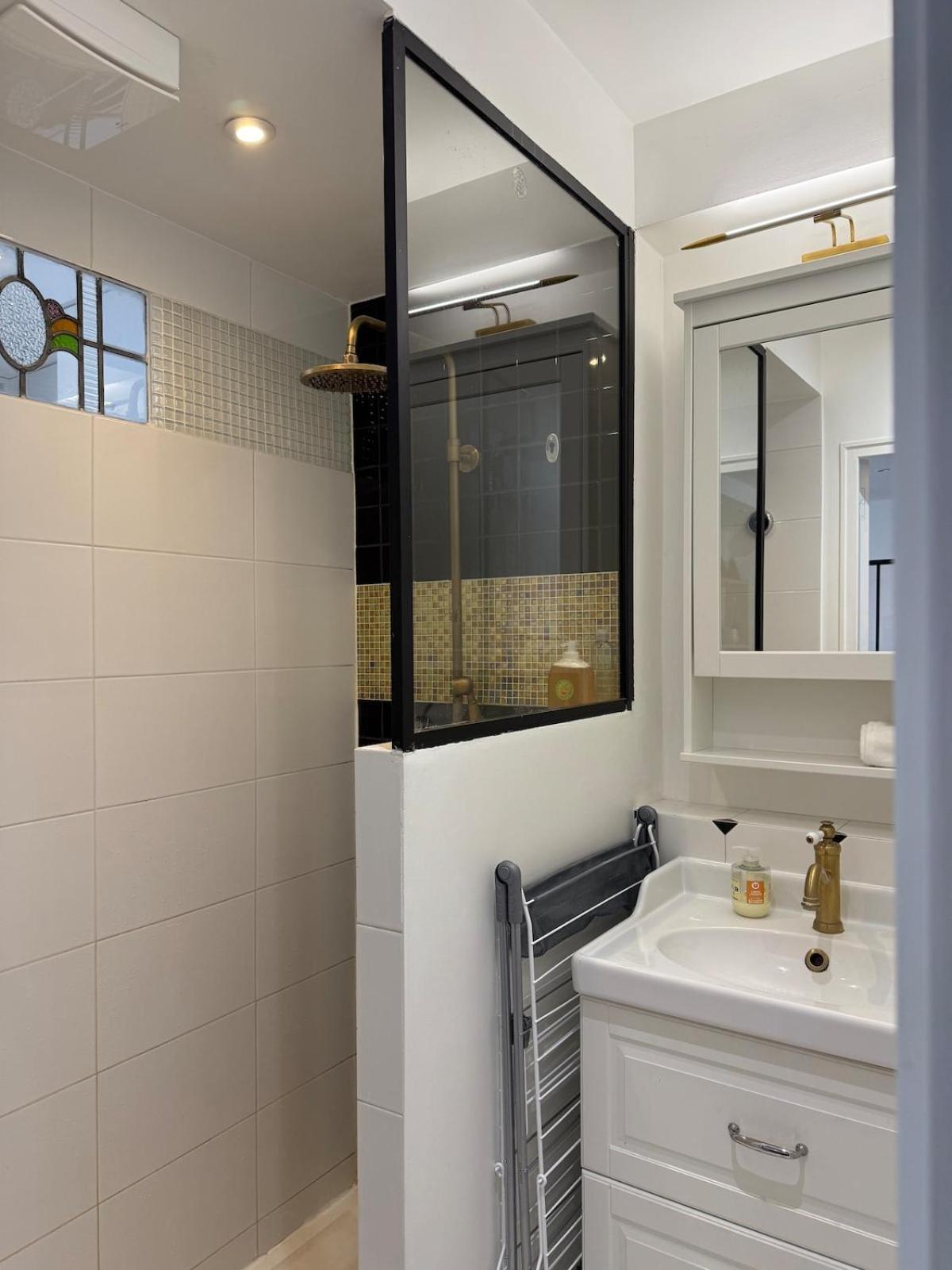 Cocon Pour Amoureux A Montmartre Apartment Paris